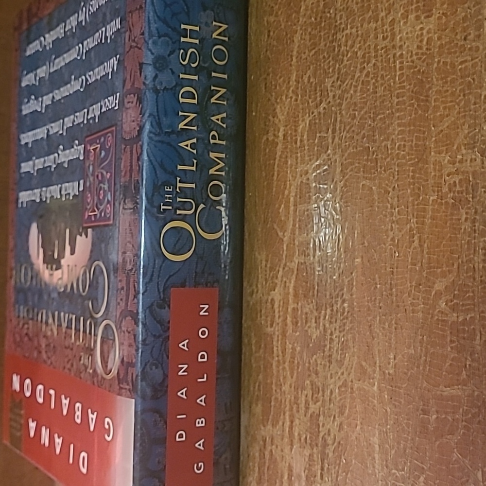 The Outlandish Companion Book by Diana Gabaldon - Picture 3 of 9
